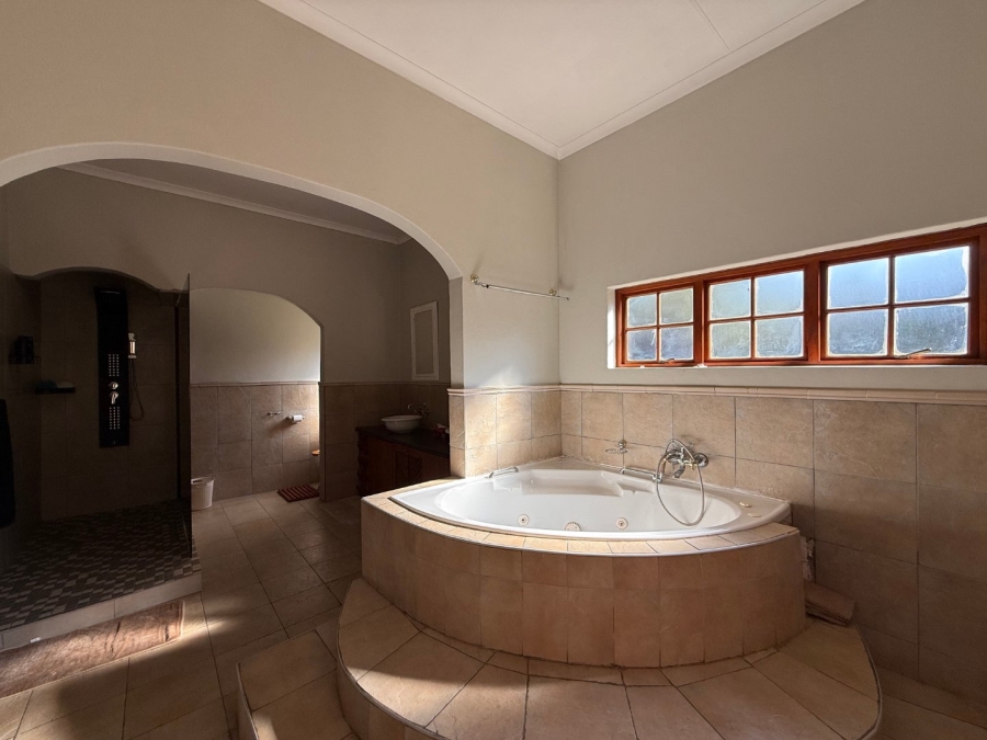 5 Bedroom Property for Sale in Schoemansville North West